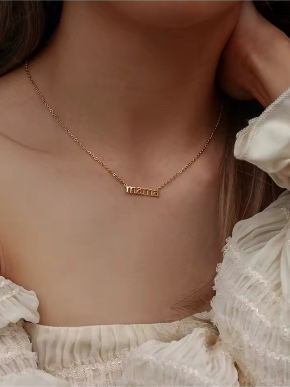 Mama Gold 'Mama necklace
Holliday gift